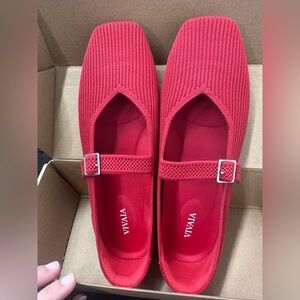 Vivaia shoes size US 7.5